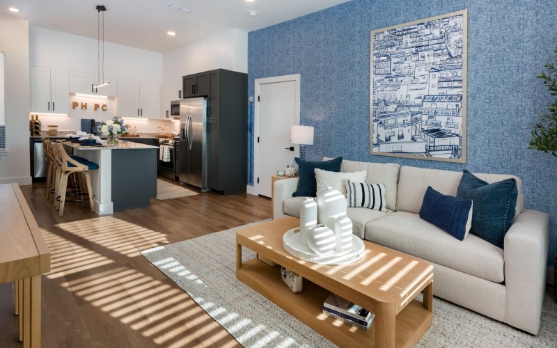 Living area that includes ample seating space at Parchaus at Paloma Creek